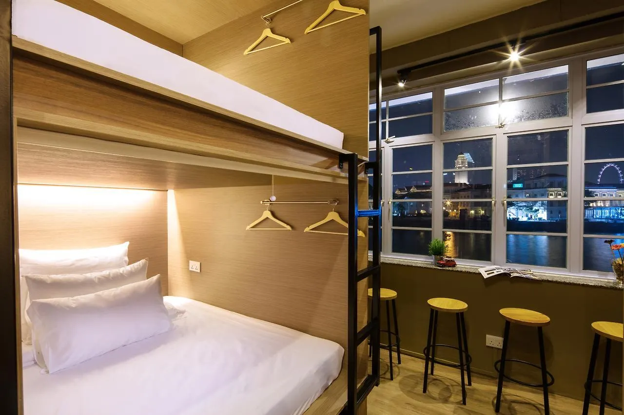Capsule hotel Beat. Capsule Hostel @ Boat Quay