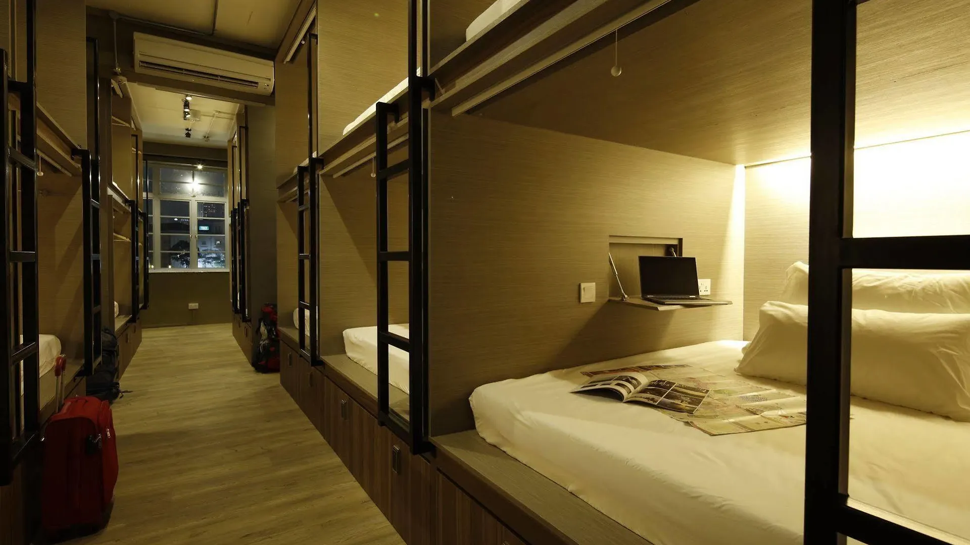 Beat. Capsule Hostel @ Boat Quay Singapore