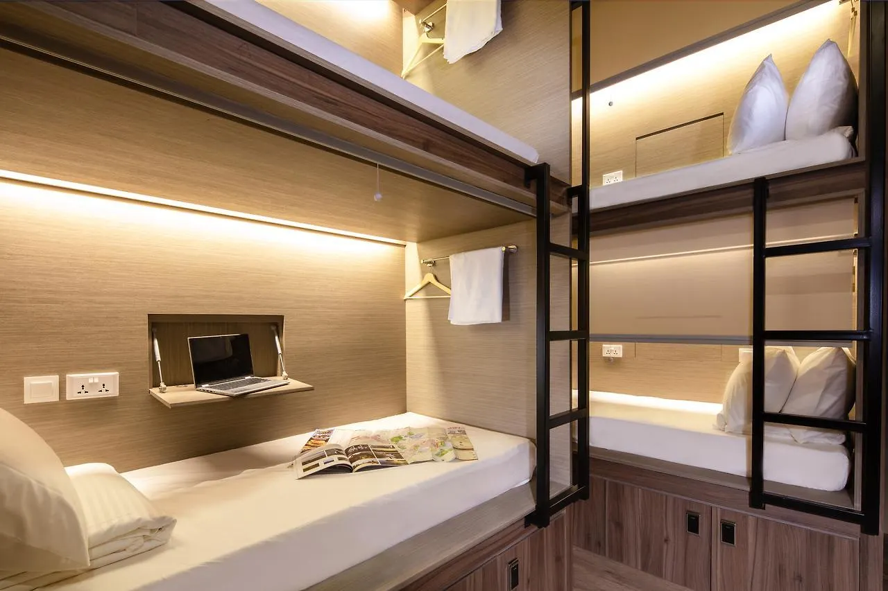 Beat. Capsule Hostel @ Boat Quay Capsule hotel Singapore