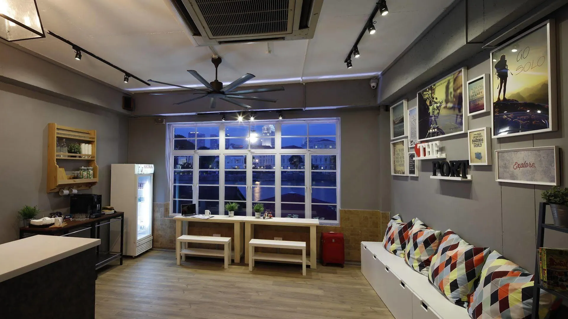 Beat. Capsule Hostel @ Boat Quay Singapore